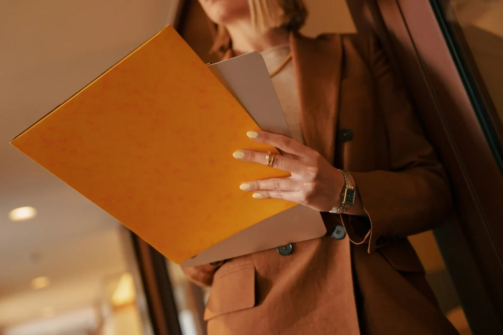 Le rôle du médiateur immobilier consiste avant tout à rétablir un dialogue là où la communication est rompue ou fragilisée.